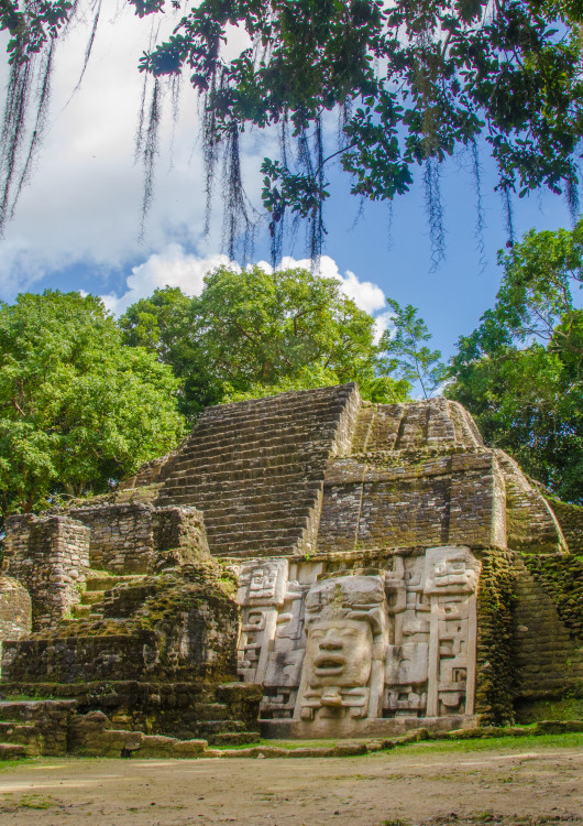 Descubre las ruinas mayas de Caracol 