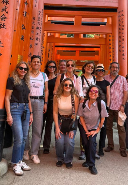 Guiado por Jose Luis Angulo. Karen Velasco, Verónica Stein, Bárbara Thayer, Maia López, C.Gloria Seguel, Georgina y Jimena Espinoza, Sandra Rabagliati, Macarena Alzerreca, Loreto Respaldiza, Esteban Ananías, Pamela Zaror.