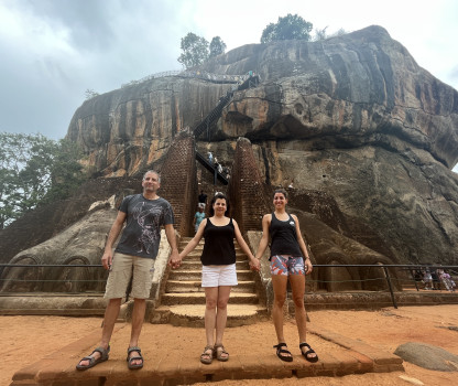 Enzo Bono y Francisca Pérez junto a su hija Carla Bono